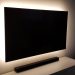 Hogyan lehet érdekes módon háttérvilágítani a TV-t LED szalagok használatával
