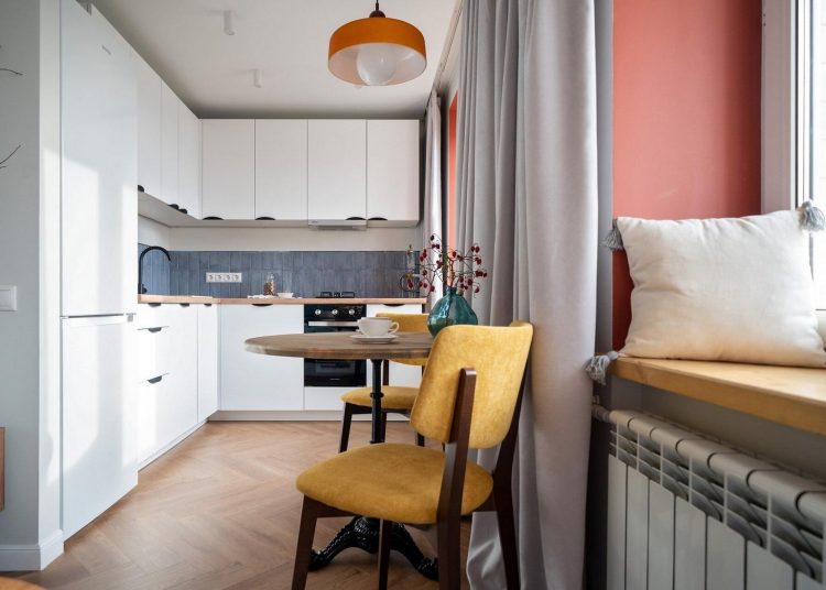 Látványos eredmény egyszerű felújítás után 43m2-es, kétszobás lakásban