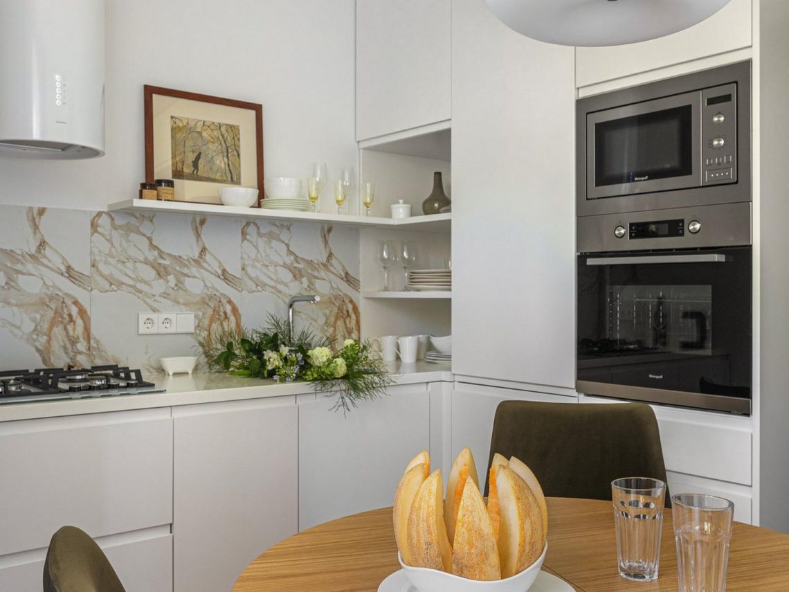 Megunt berendezés teljes frissítése fiatal nő 50m2-es, kétszobás otthonában