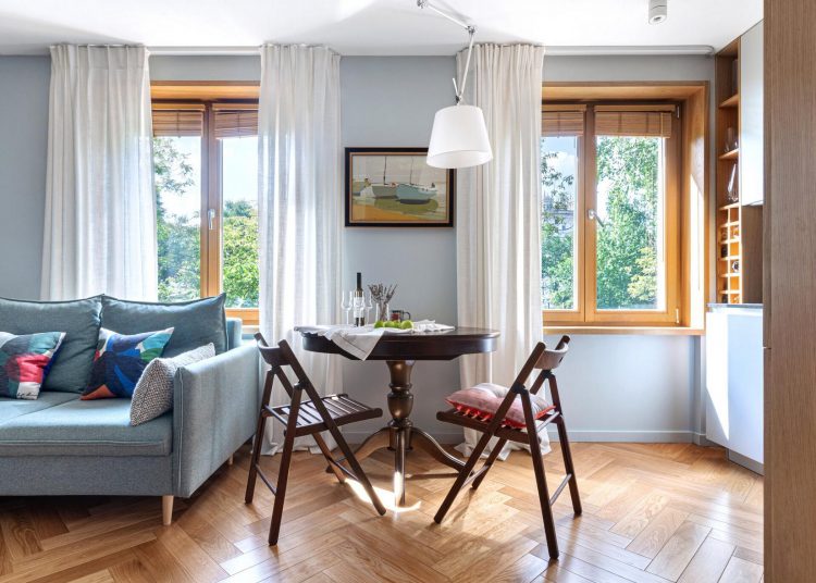 Zöldre néző, 38m2-es lakás téglaházban - hangulatos, vidéki otthont idéző berendezés nagyvárosban