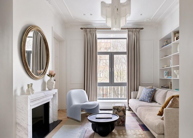 Franciás enteriőr fiatal nő 57m2-es, kétszobás lakásában