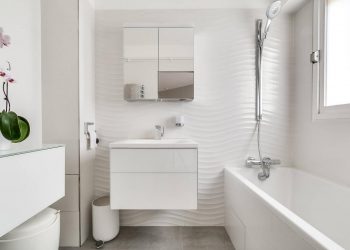 Hogyan mutasd nagyobbnak a fürdőszobád mint amekkora valójában - 12 praktikus ötlet