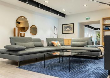 Divatos sarokkanapék és kiegészítők a nappaliba