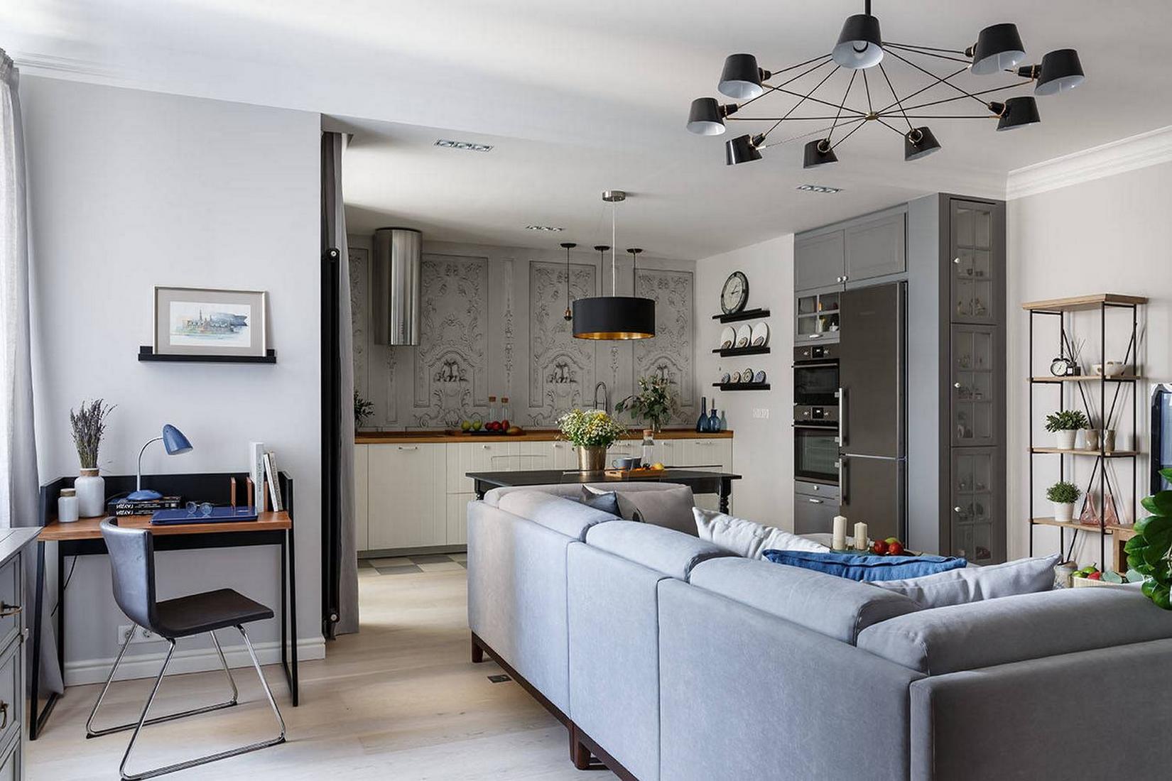 Egyedül élő nő kényelmesre hangolt otthona tágas konyha-nappalival, semleges színpalettával