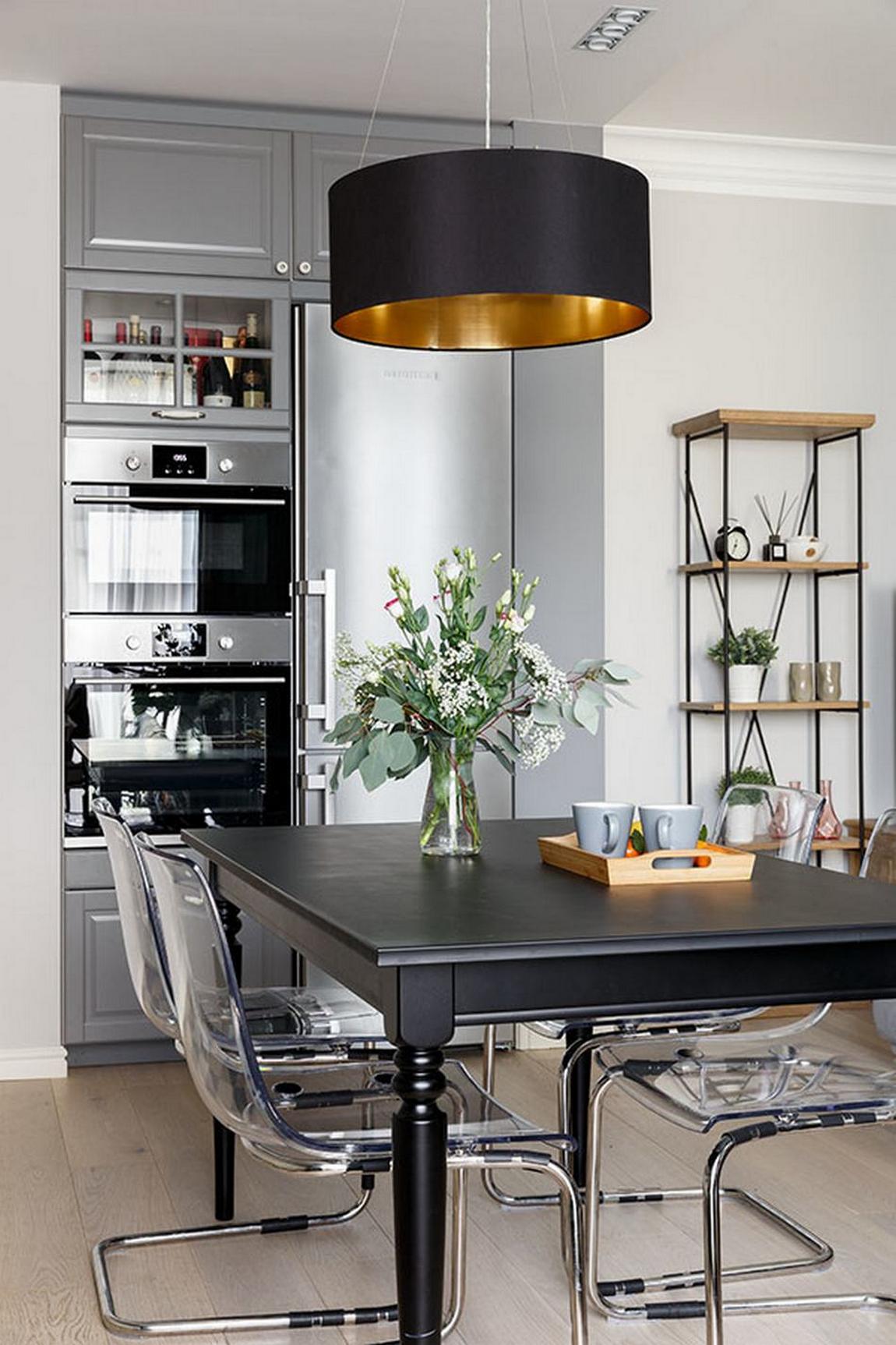 Egyedül élő nő kényelmesre hangolt otthona tágas konyha-nappalival, semleges színpalettával