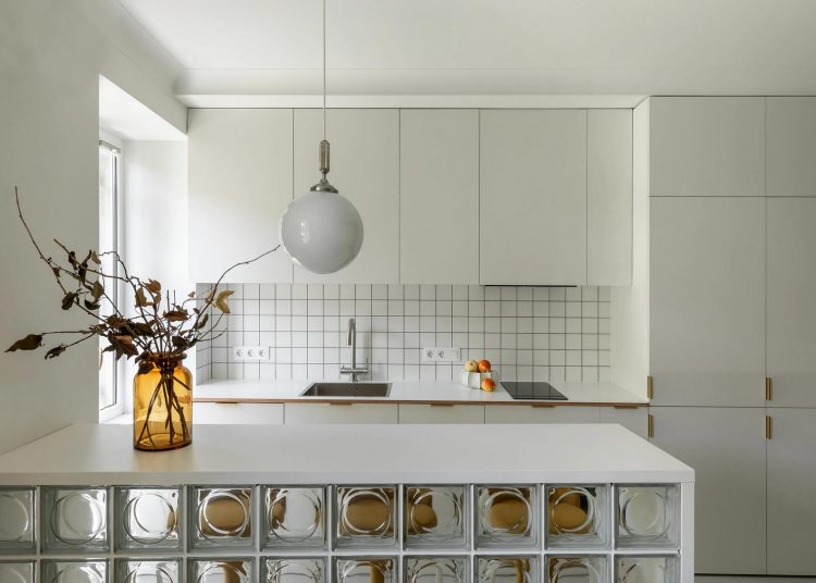 Hogyan lett egy elhanyagolt 25m2-es ingatlanból modern és élhető kislakás