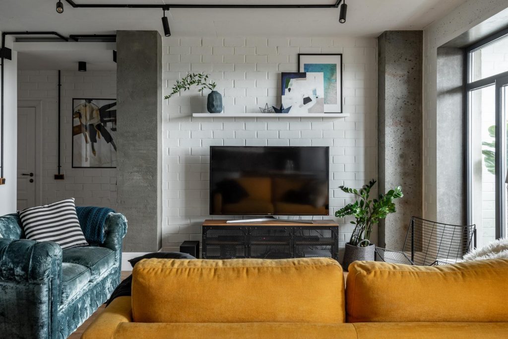 Loft stílusú lakberendezés otthonosan gyermekes család 78m2-es lakásában