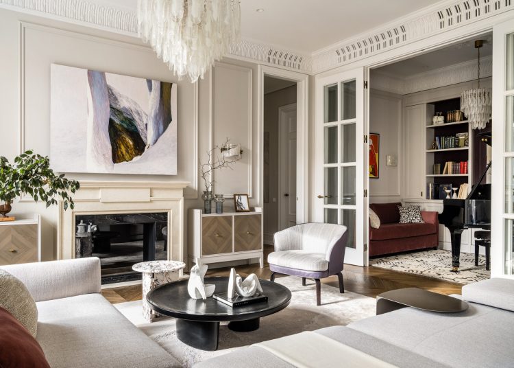 Elegáns nagypolgári lakás, zenész család különleges otthona 163m2-en