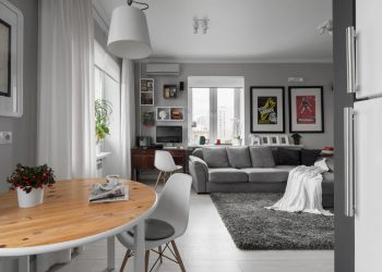 Hogyan lett szürke-fehér színekkel szuper lakása egy egyedülálló férfinak