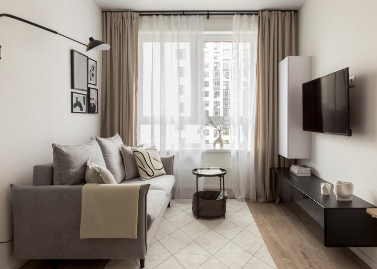 A lehető legkevesebb pénzből igyekeztek berendezni az új építésű 32m2-es lakást