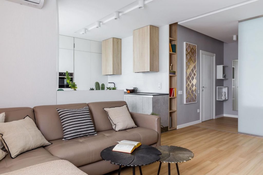 Szekrények mint modern műtárgyak - házaspár 50m2-es, kényelmes otthona