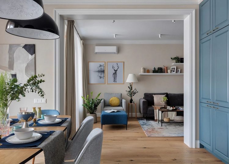 Tágas konyha, napfényes, nyárias hangulat homok-tenger színsémával, 108m2