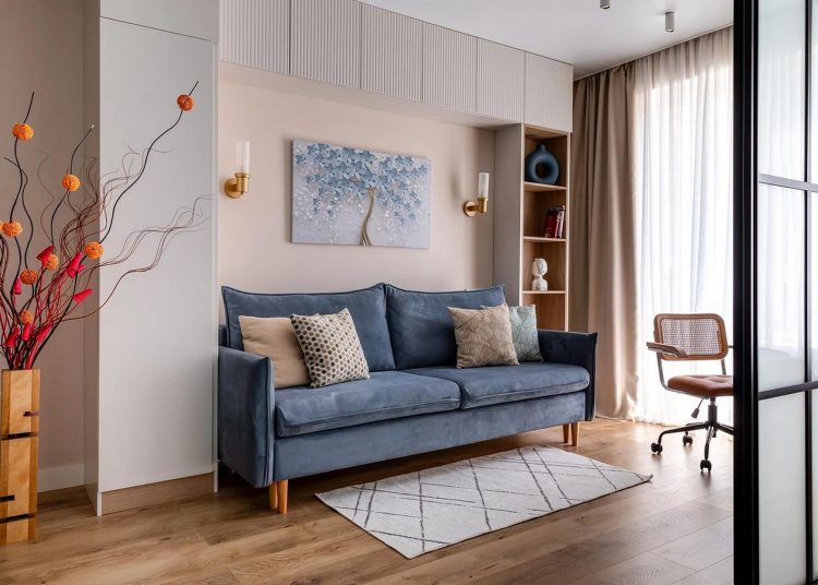 Vízparti kis lakás berendezése házaspárnak családi nyaralásokhoz