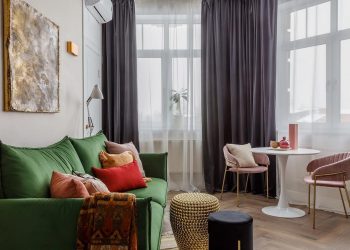 50m2-en a stílusos teret a berendezés színes elemei keltették életre