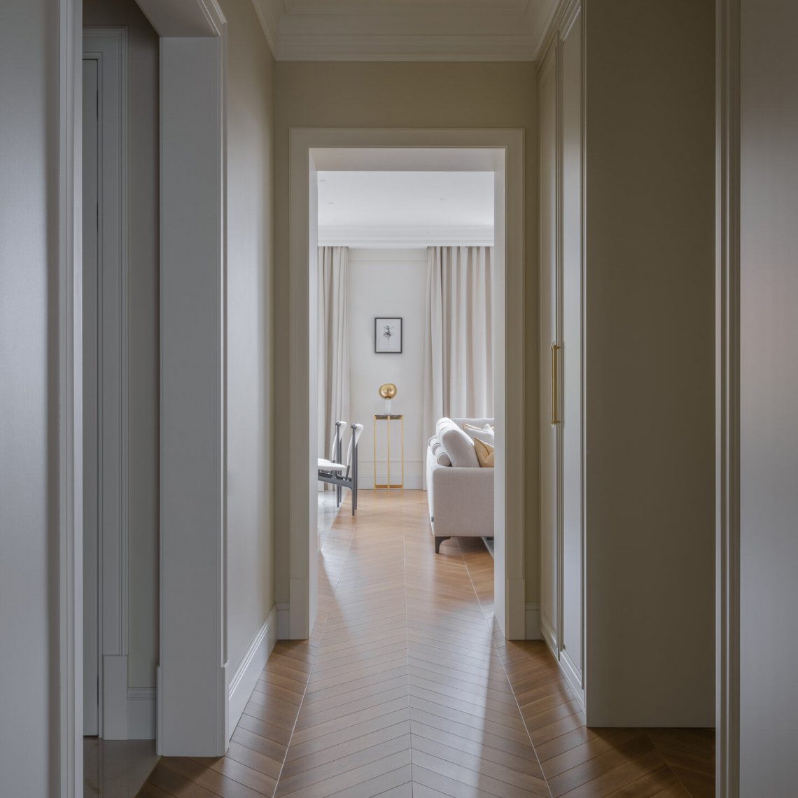 9 ötlet és megoldás keskeny előszoba és folyosó tágítására; design tippek