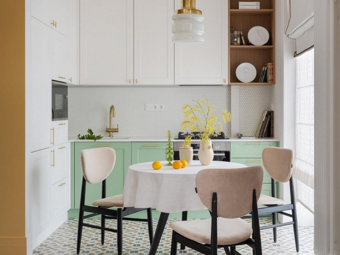 Anya és iskolás lánya otthona: napsárga előszoba, kényelmes konyha, tágas gyerekszoba, 64m2