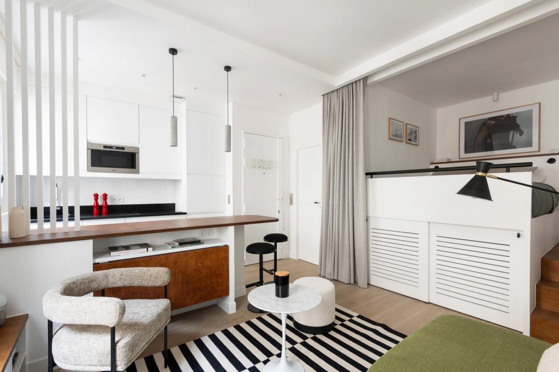 Divat helyett a praktikus megoldásokra helyezték a hangsúlyt a 26m2-es lakás felújítása során