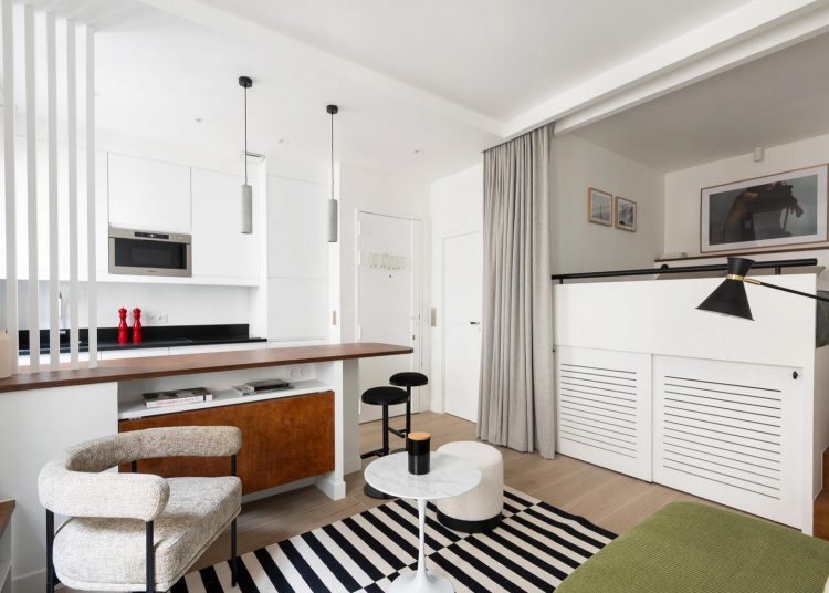 Divat helyett a praktikus megoldásokra helyezték a hangsúlyt a 26m2-es lakás felújítása során