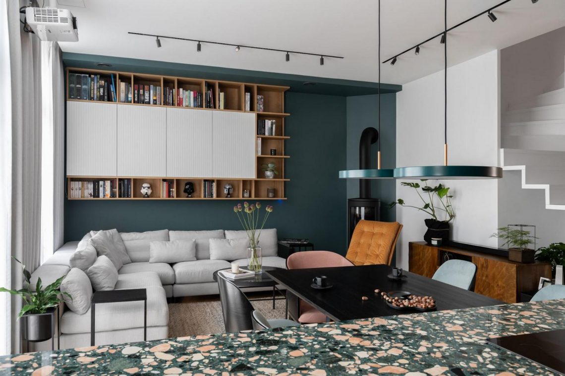 Mélyzöld szín és terrazzo: energikus és elegáns kombináció adott karaktert ennek a lakásnak