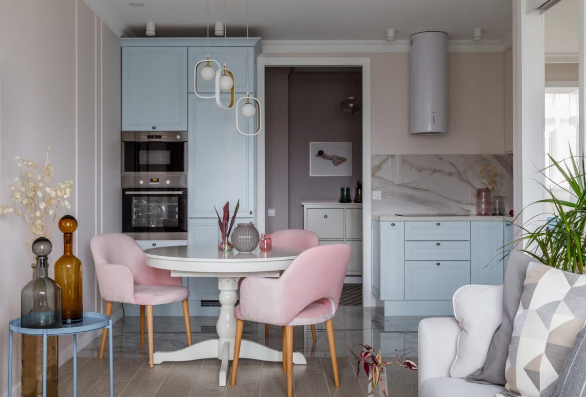 Nőies lakás, ahol a kék és rózsaszín árnyalatok frissé, vidámmá és otthonossá varázsolták a tereket, 51m2