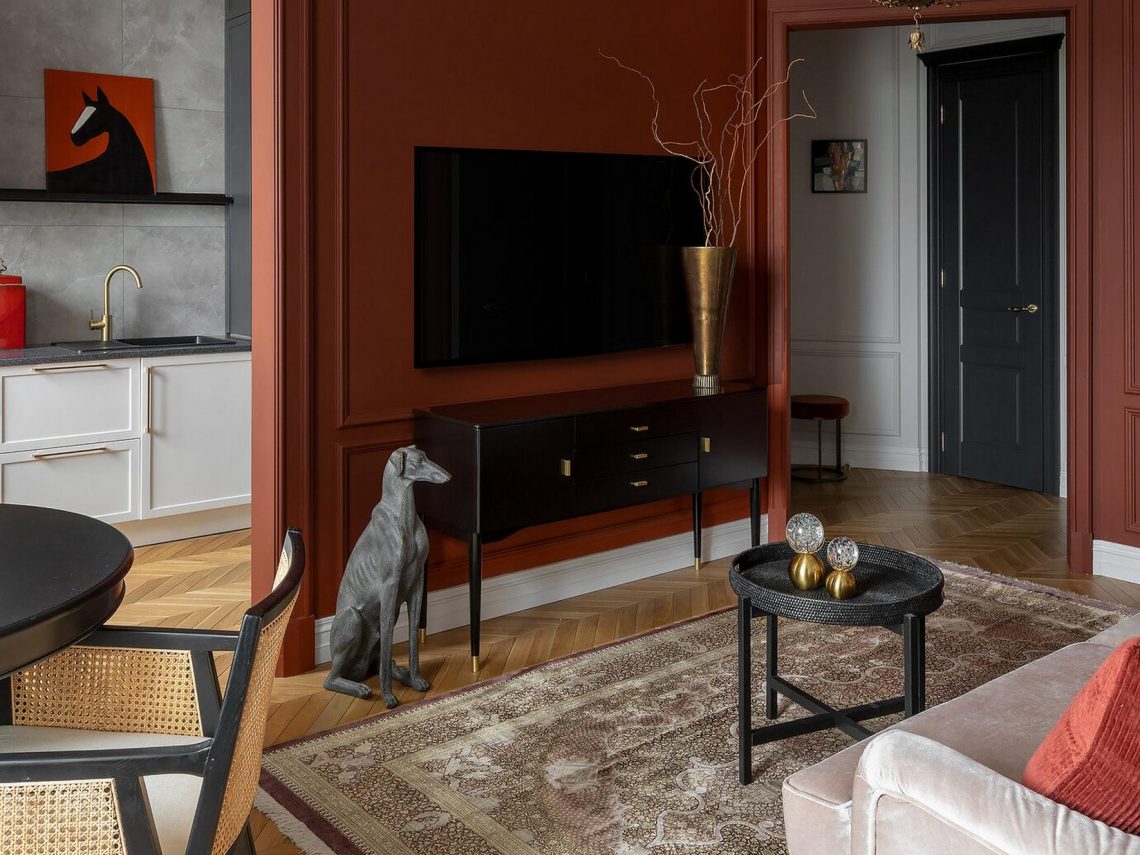 Párizsi sikk egy érdekesen berendezett, elegáns, 74m2-es lakásban