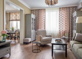 Tökéletes két embernek: házaspárnak berendezett lakásbelső angol és francia vidéki stílusban