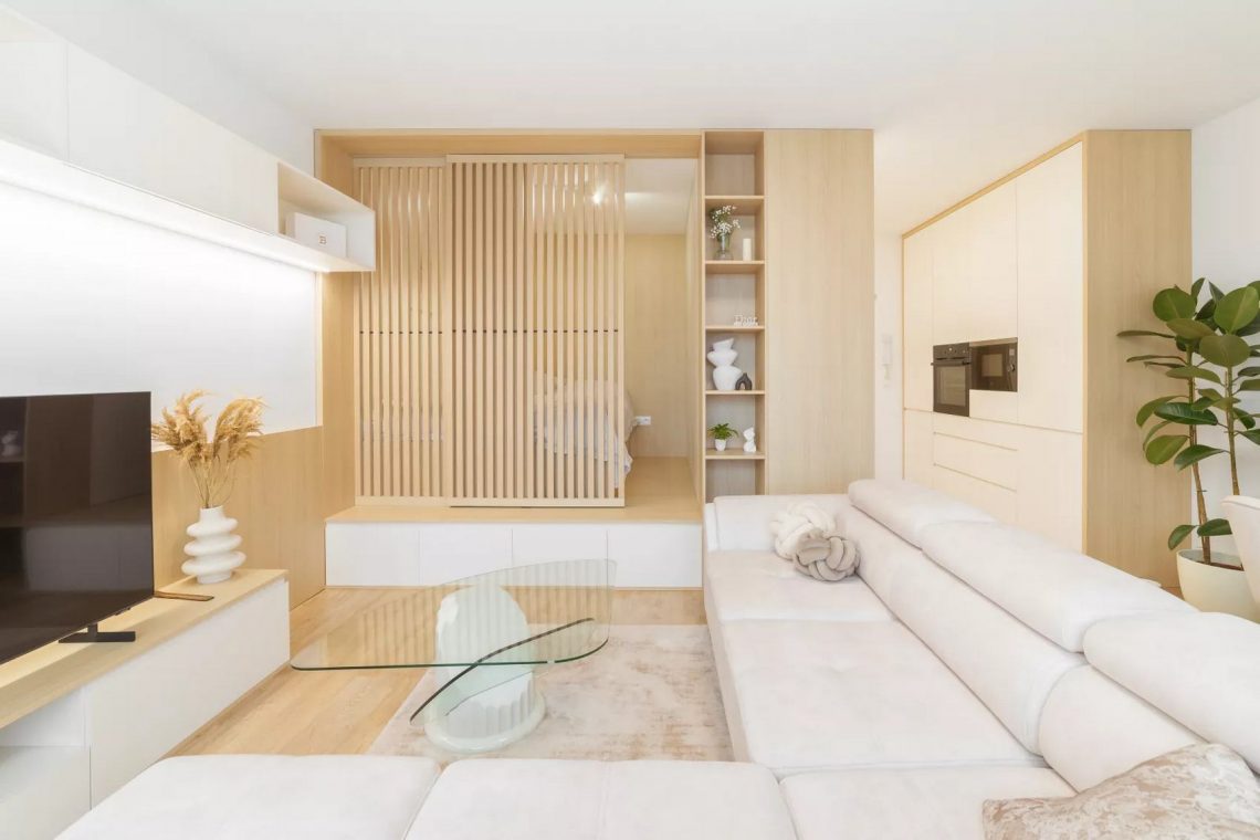 Fiatalos lakásberendezés egy személynek modern életstílushoz