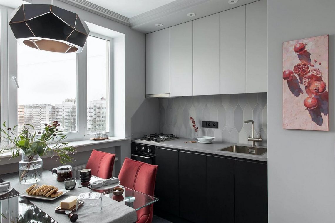 Masszázs szoba és stílusos, színes részletek férfi panellakásában