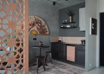 Saját ötletekkel és munkával rendezte be különlegesen a fiatal nő a 25m2-es pici lakást