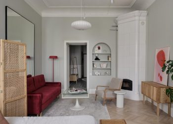 Franciás hangulatot kapott a fiatal nő otthona - szabálytalan alakú, 45m2-es lakás régi bérházban