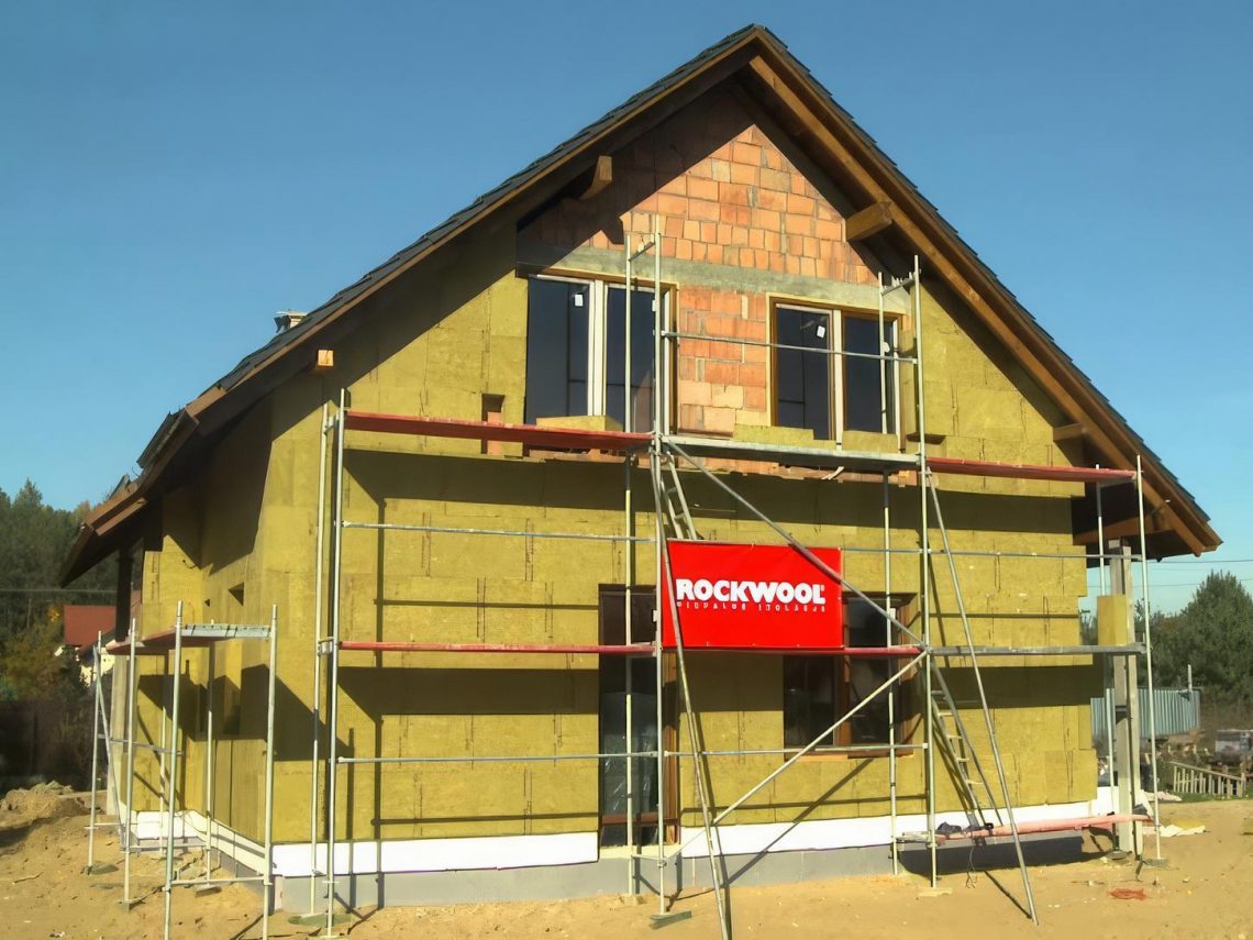 Homlokzati hőszigetelés kisokos - Hogyan csökkentsd fűtési költségeid és növeld otthonod értékét?