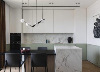 Színes minimalizmus: lakás világos, nyugodt hangulatú, könnyed terekkel