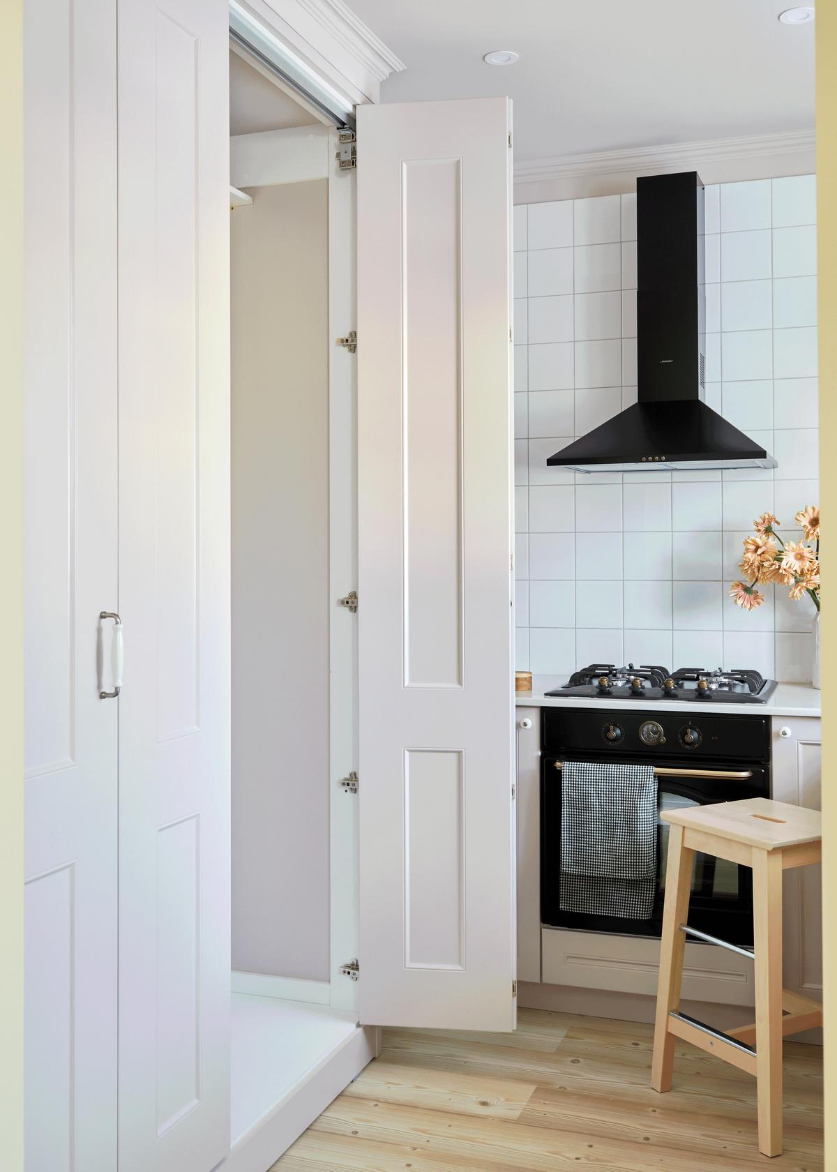 Előnytelen elosztás és északi fekvés ellenére bájos lett anya és lánya otthona Előnytelen elosztás és északi fekvés ellenére bájos lett anya és lánya otthona