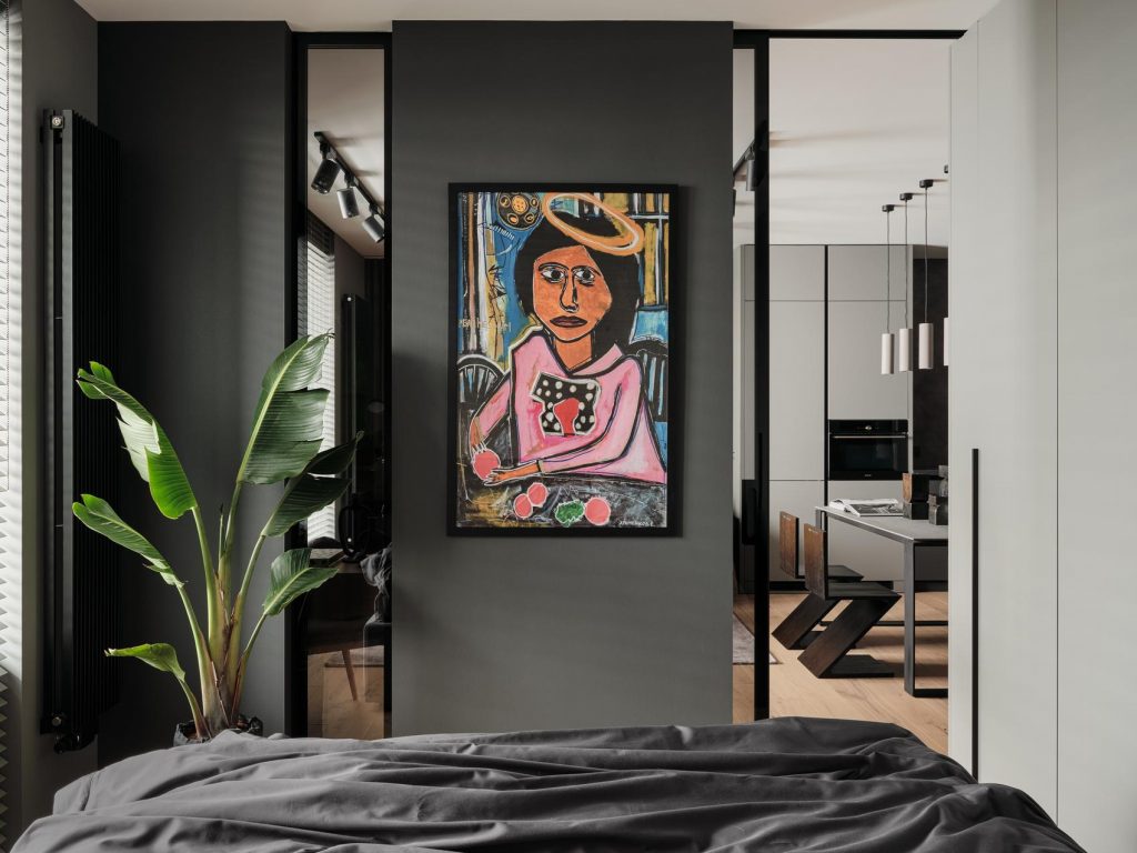 Fiatal nő modern lakása, egyenes vonalak, monokróm színpaletta, 43m2
