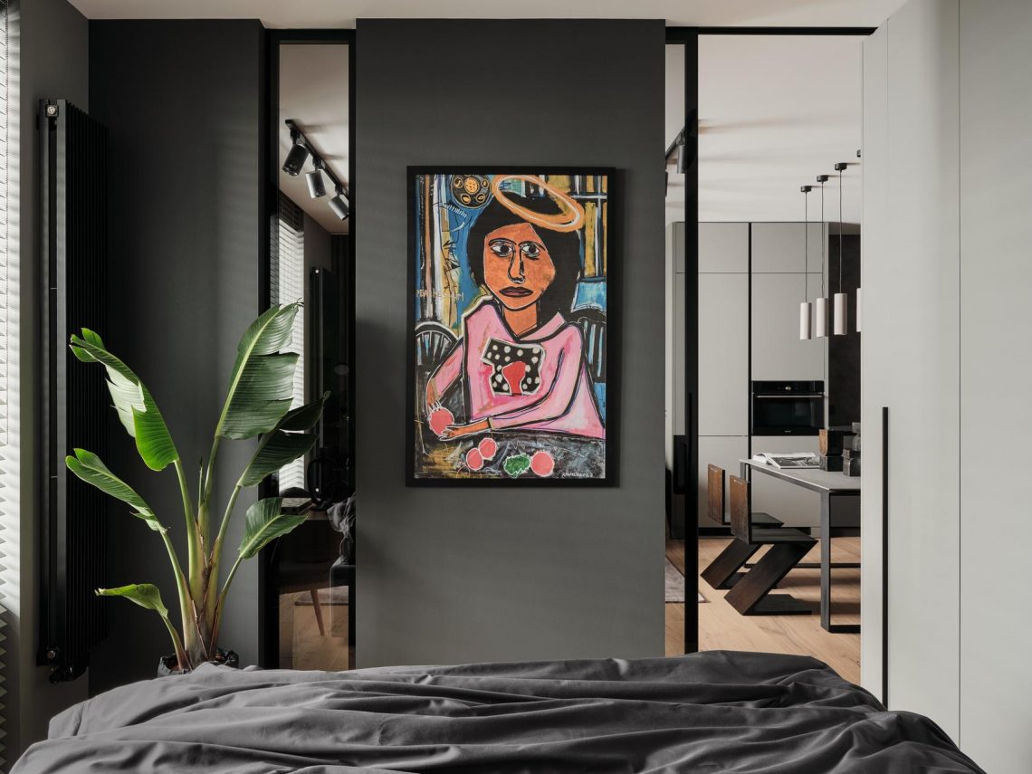 Fiatal nő modern lakása, egyenes vonalak, monokróm színpaletta, 43m2