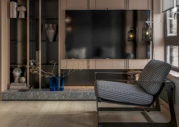 Fiatal jogász férfi mini lakása, stílusos, szigorú, igényes tér 24m2-en