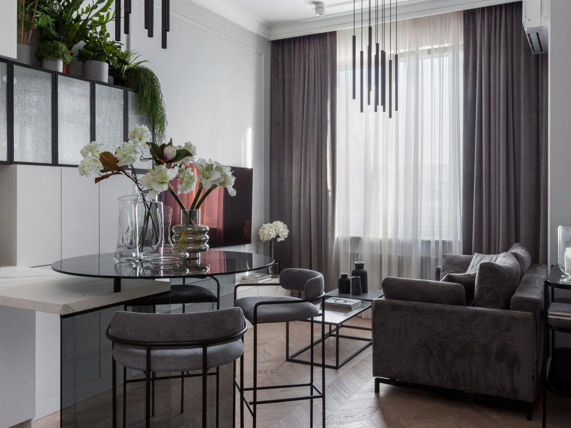 Monokróm elegancia 47m2-en, kis lakás időtálló modern klasszikus berendezéssel