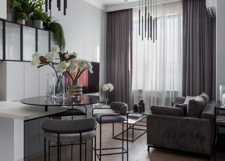 Monokróm elegancia 47m2-en, kis lakás időtálló modern klasszikus berendezéssel