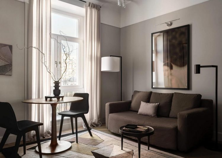 Sötét és világos elemek kontrasztja, elegáns, hangulatos berendezés 40m2