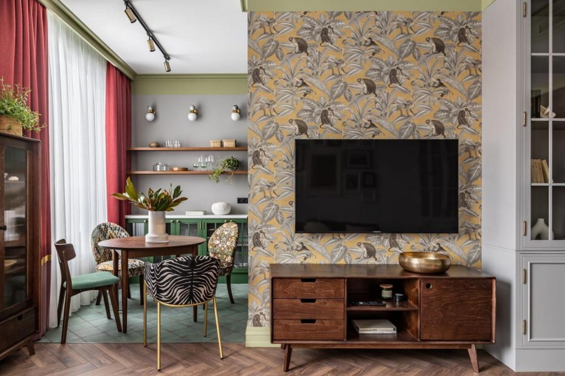 Színes, kreatív, minden szegletében egyedi karakter fiatal nő otthonában