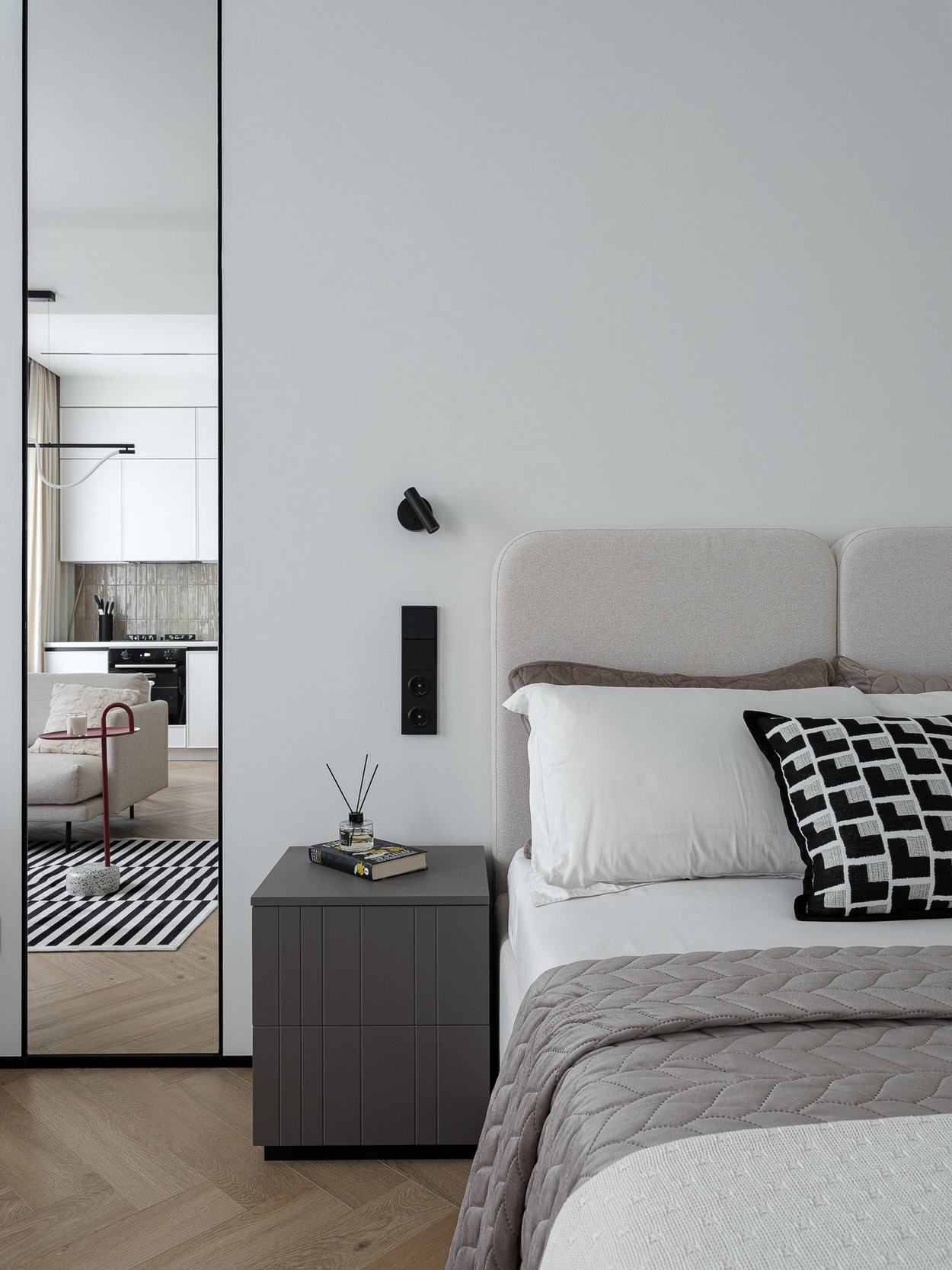 A modern minimalista stílus kis lakásban is jól mutat A modern minimalista stílus kis lakásban is jól mutat