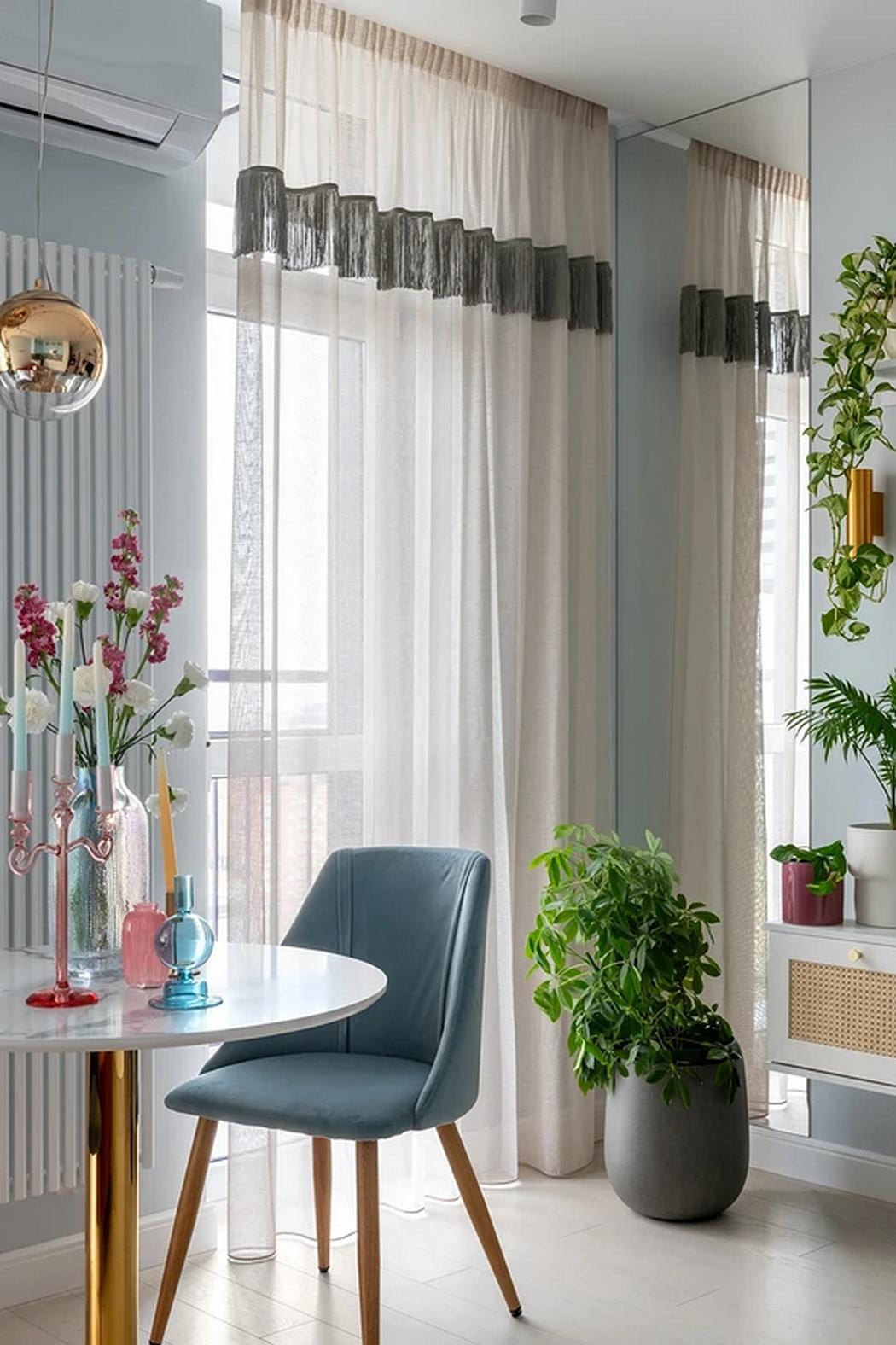 Álomotthon lágy színekkel és átgondolt részletekkel, fiatal nő és három cica 42m2-en