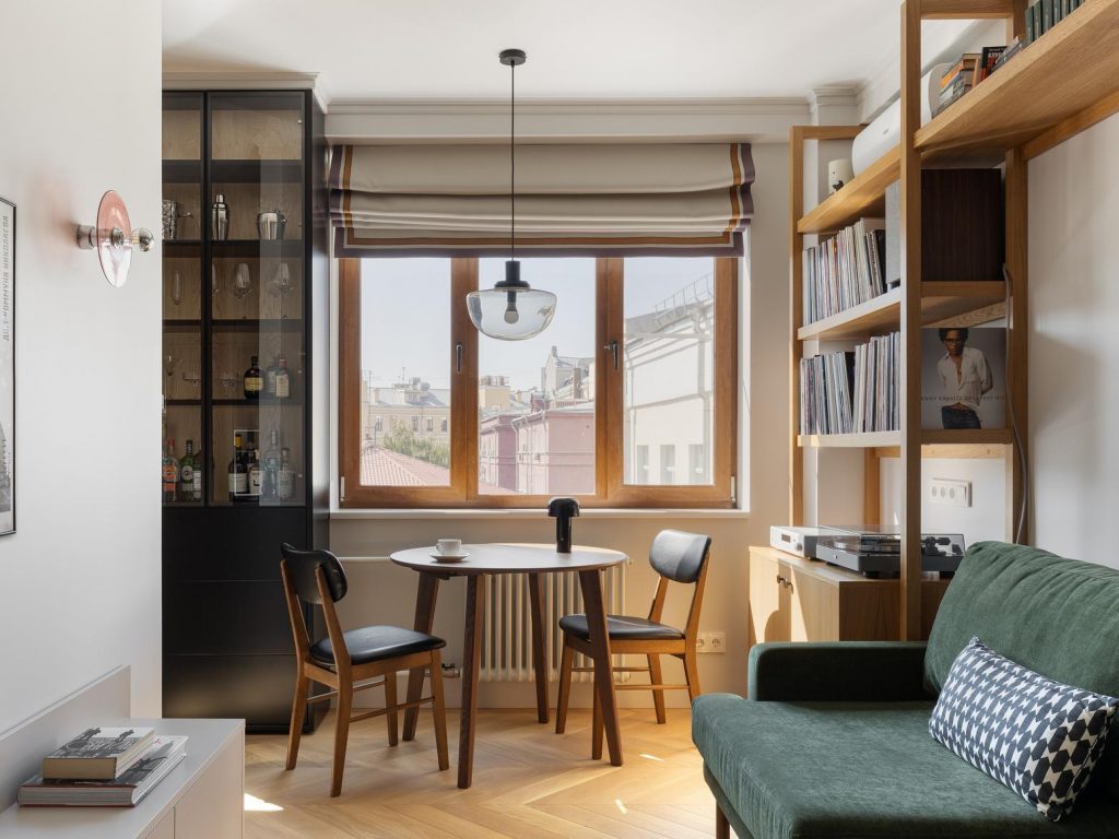 Bor, zene és baráti esték: egyedül élő férfi otthona, 45m2