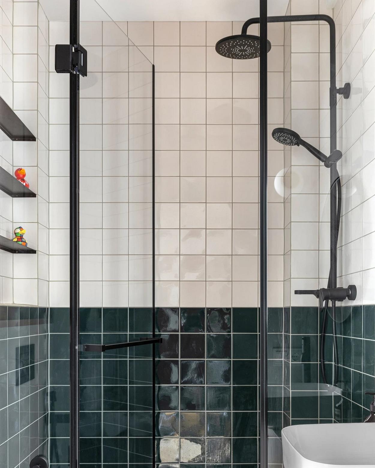 Bor, zene és baráti esték: egyedül élő férfi otthona, 45m2 Bor, zene és baráti esték: egyedül élő férfi otthona, 45m2