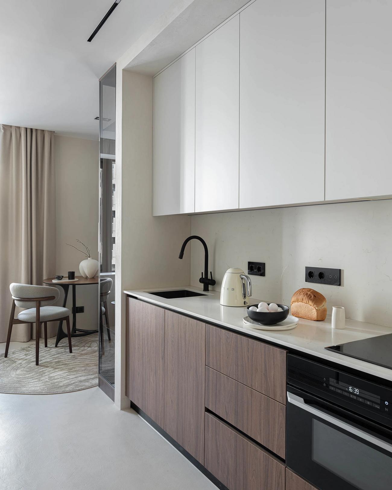 Könnyed, meleg és minimalista enteriőr Könnyed, meleg és minimalista enteriőr