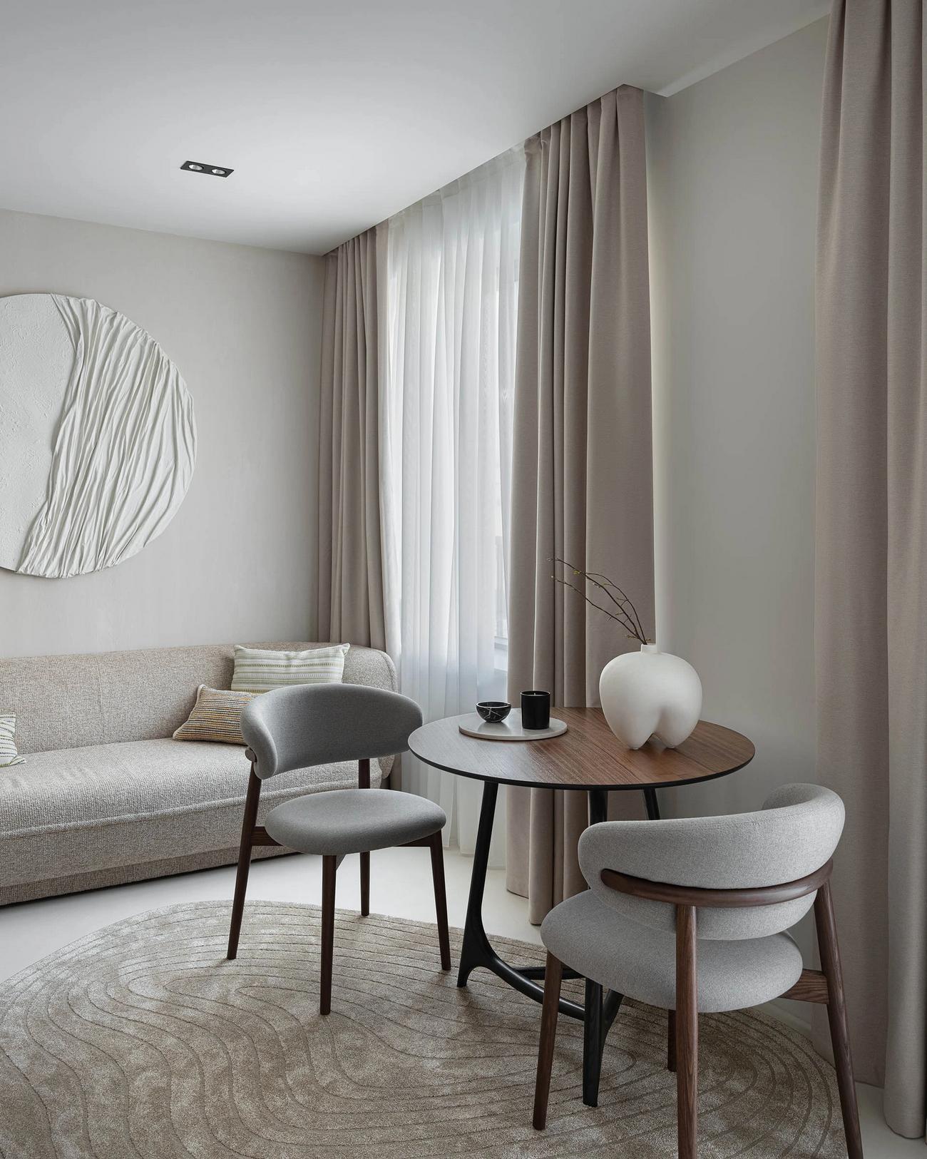 Könnyed, meleg és minimalista enteriőr Könnyed, meleg és minimalista enteriőr