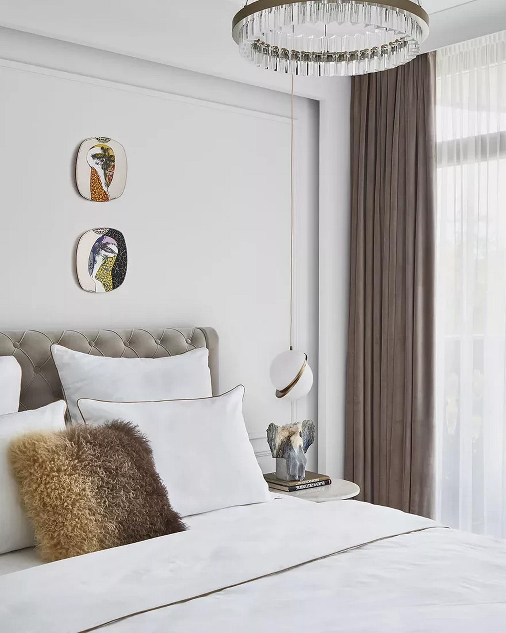 Lakásdekoráció sok fehérrel, modern stílus és klasszikus elemek 52m2-en