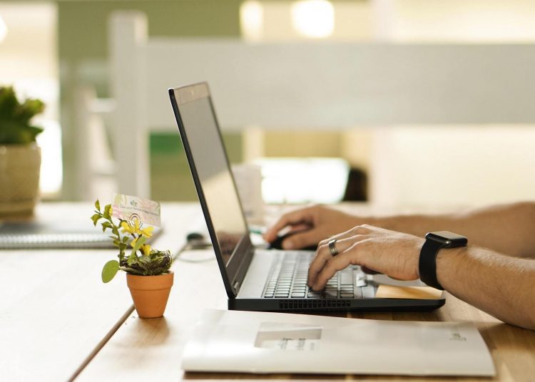 Milyen szempontokat mérlegelj, mielőtt bútor webáruház kínálatából vásárolnál?