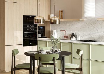 Otthonról dolgozó pár 74m2-es lakása rengeteg tárolóhellyel