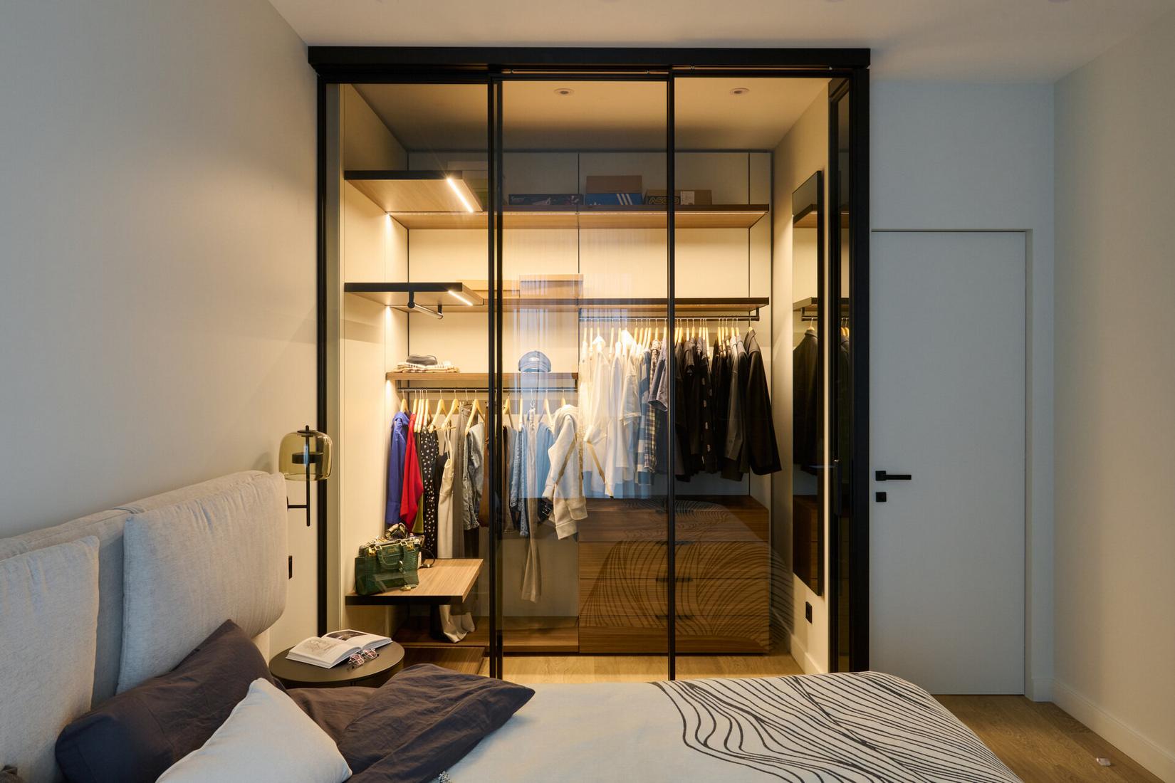 Új építésű lakás berendezése könnyed minimalista stílusban Új építésű lakás berendezése könnyed minimalista stílusban